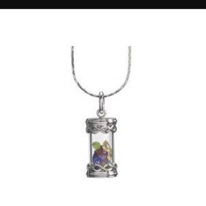 ISO!! - I am looking for this pendant/ necklace